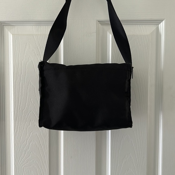 PINK Victoria Secret Lunchbox - Picture 2 of 5